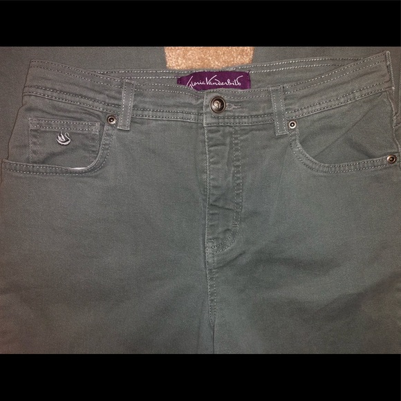 Women’s Gloria Vanderbilt Jeans - Picture 2 of 8